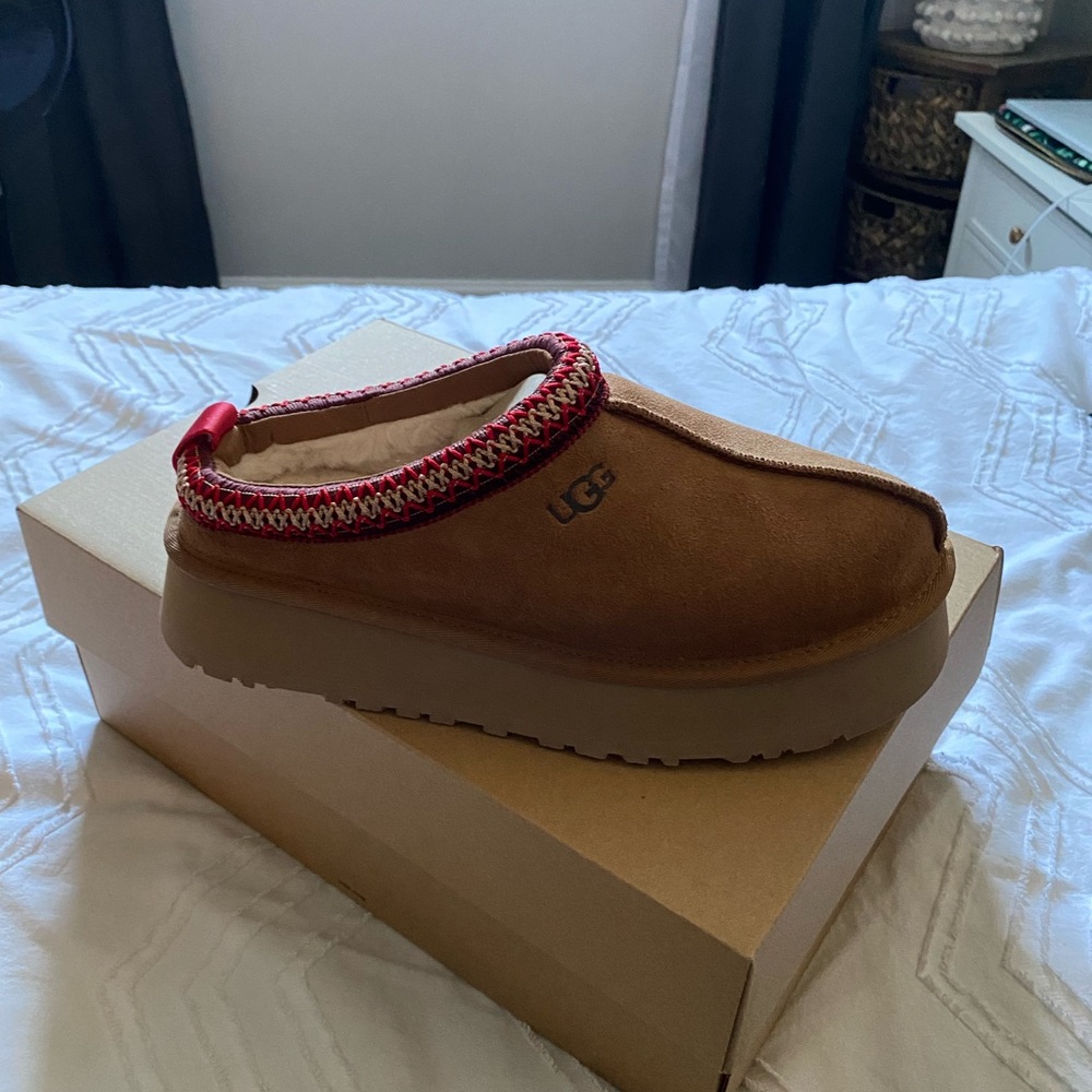 Ugg tazz